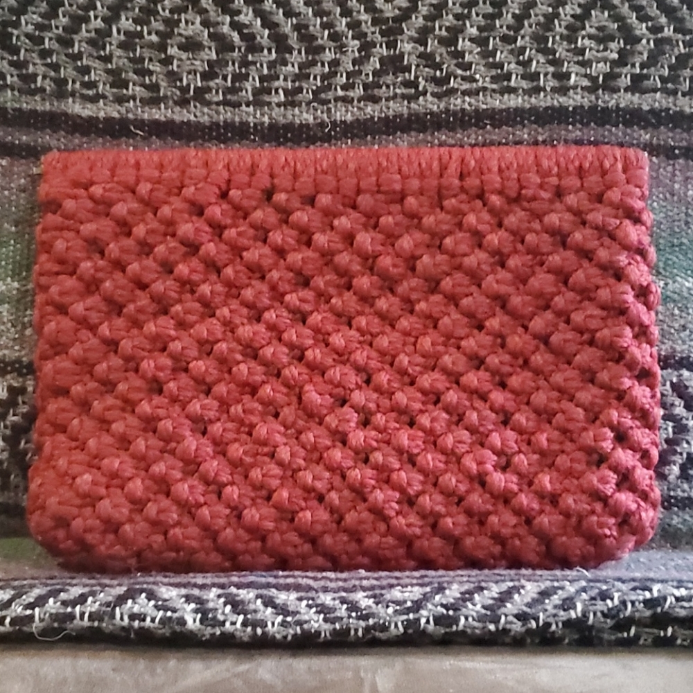 Red clutch